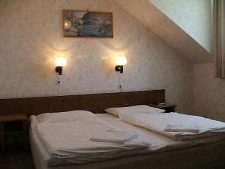 Sas Club Hotel Budapest Luaran gambar